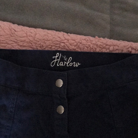 Navy blue button-up skirt with pockets - Picture 2 of 5